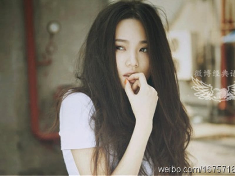 走路的时候不自觉抱着手臂