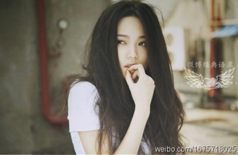 走路的时候不自觉抱着手臂