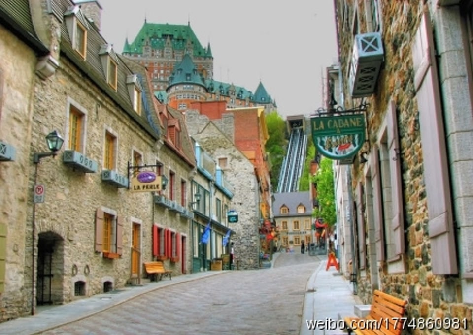 坐在公交车上听歌