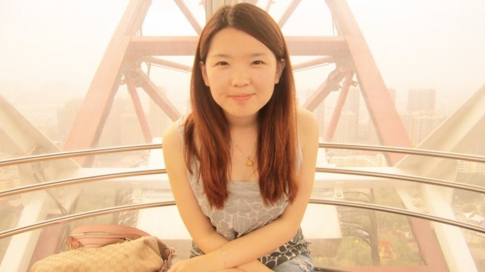 笑起来眼睛弯弯的