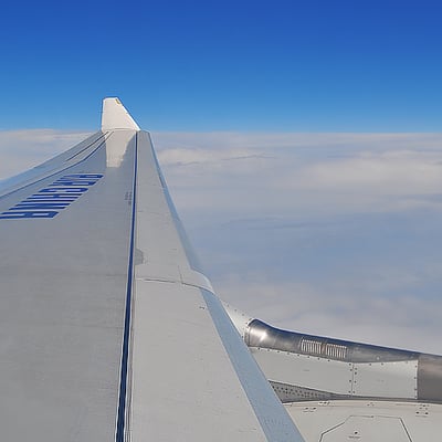 天空之上云朵之间