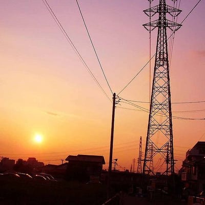 眺望夕阳里的城市