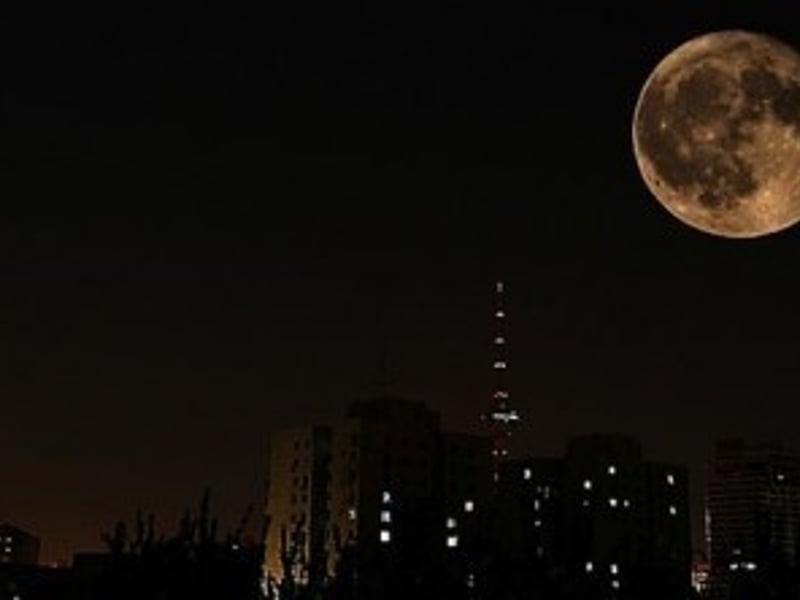 喜欢在村子里闲聊还有吹晚风