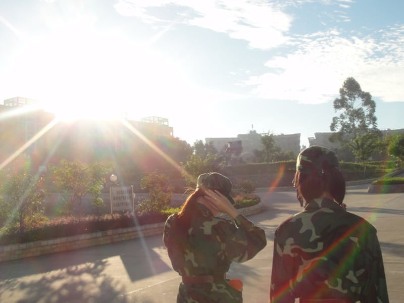 像你一样走路走得特别慢