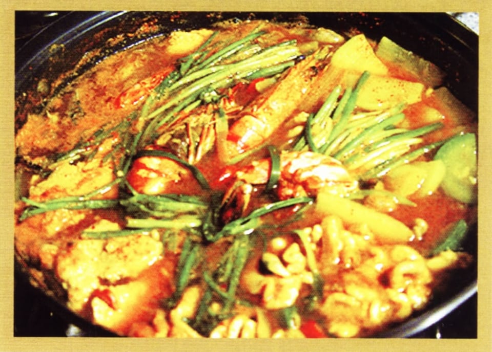 冰镇饮料加麻辣烫火锅烤肉