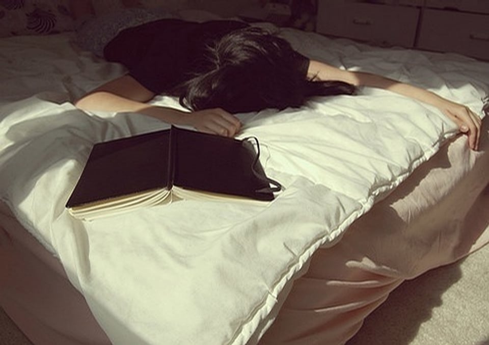 看书看着看着就睡着