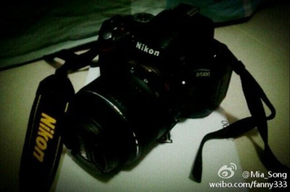 背着背包带上单反离开熟悉的地方走想走的路