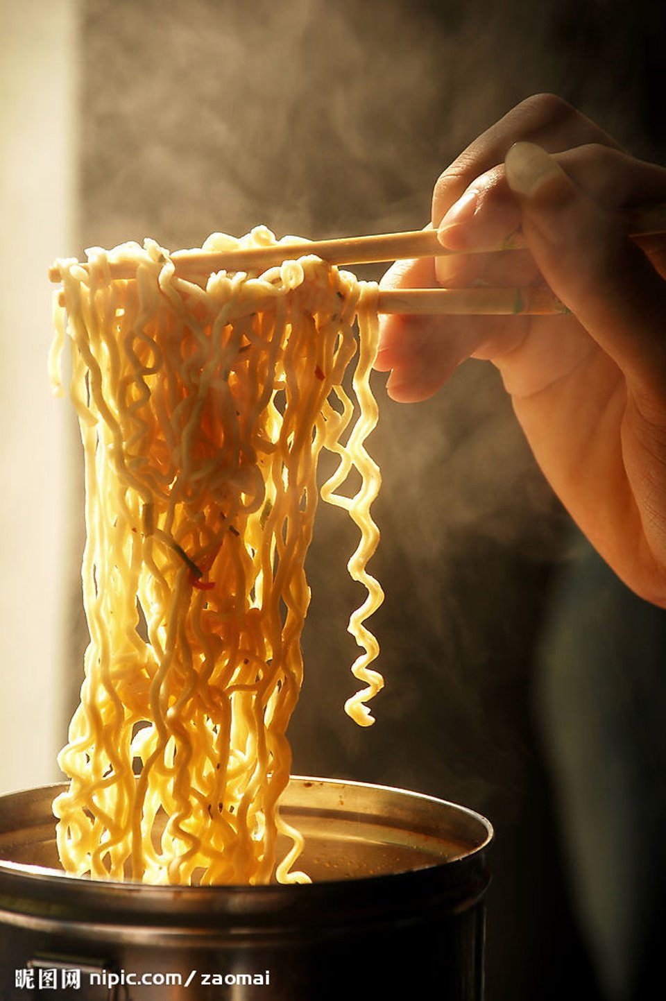 饿的时候一碗热气腾腾的泡面