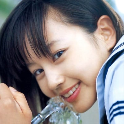 肌肤白皙吹弹可破