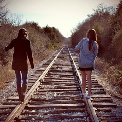 和你手牵手走铁路