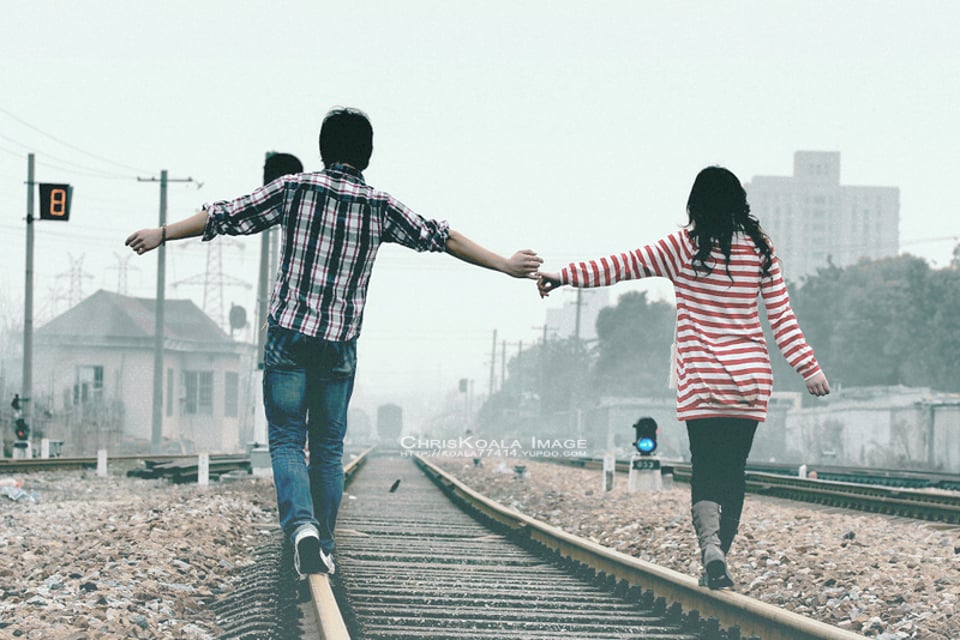 和你手牵手走铁路