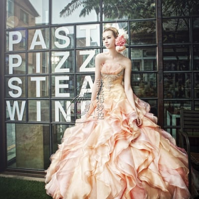 每个女孩都有一个婚纱梦