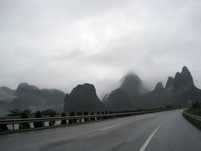 雨后的青山