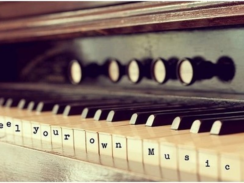 喜欢听着歌逛贴吧