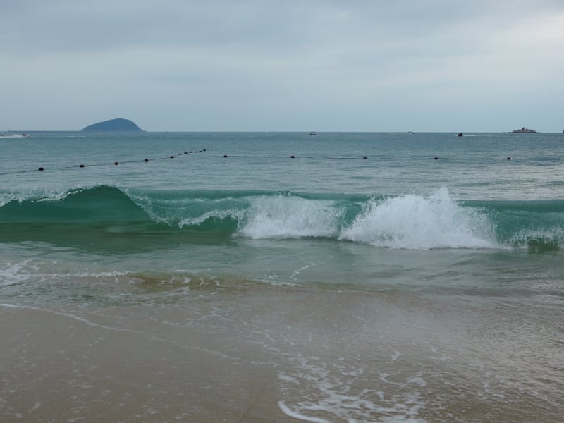 雨天 沙滩 海