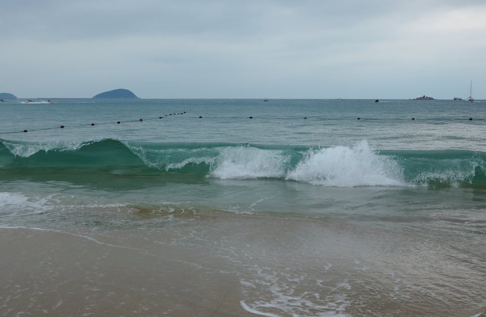 雨天 沙滩 海