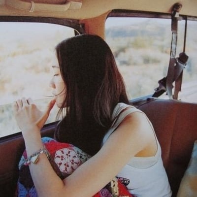 找靠窗的位置坐