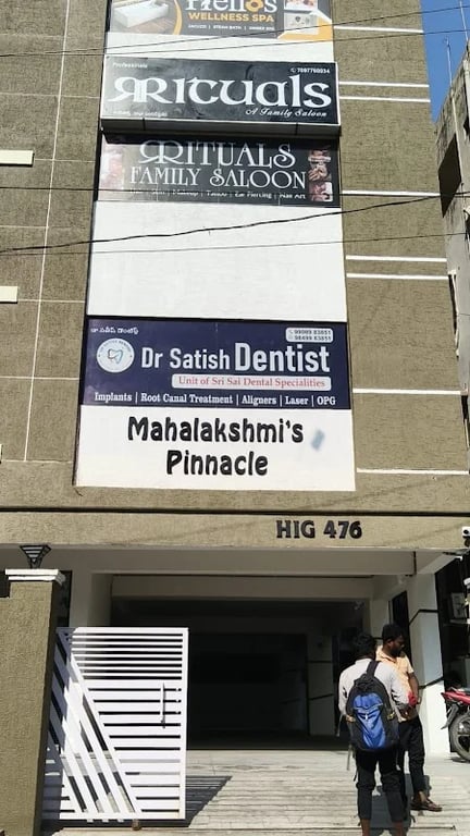 Dr Satish, photo