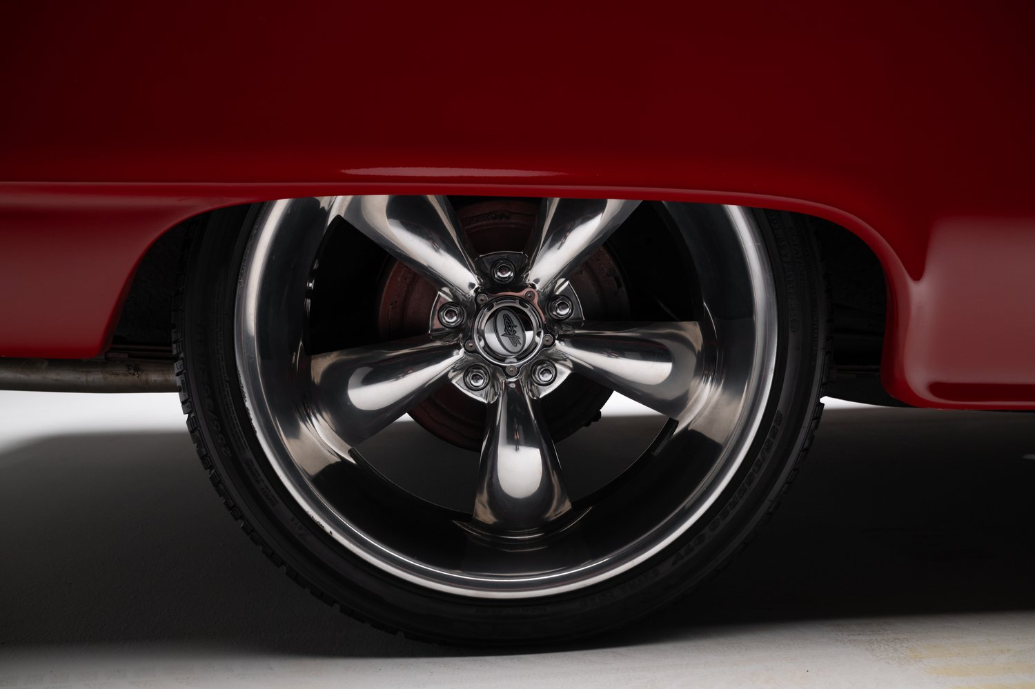 Restomod 1955 Pontiac Chieftain Sells for $35,550 on Bring a Trailer