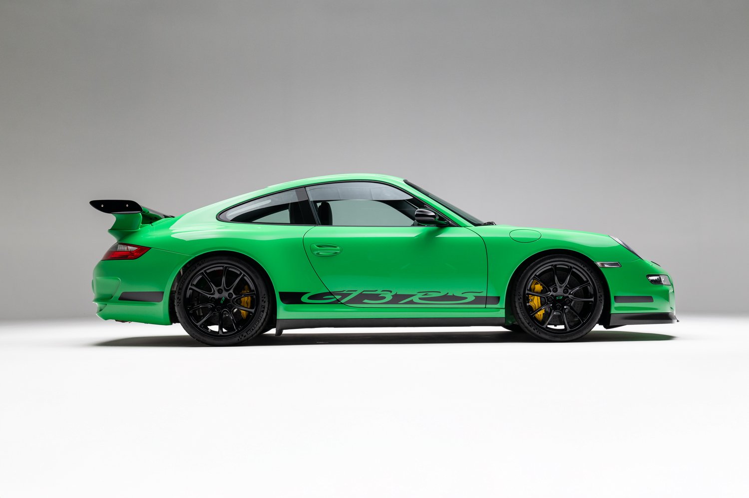 Time Capsule Porsche GT3 RS Achieves Record $498,000 Sale