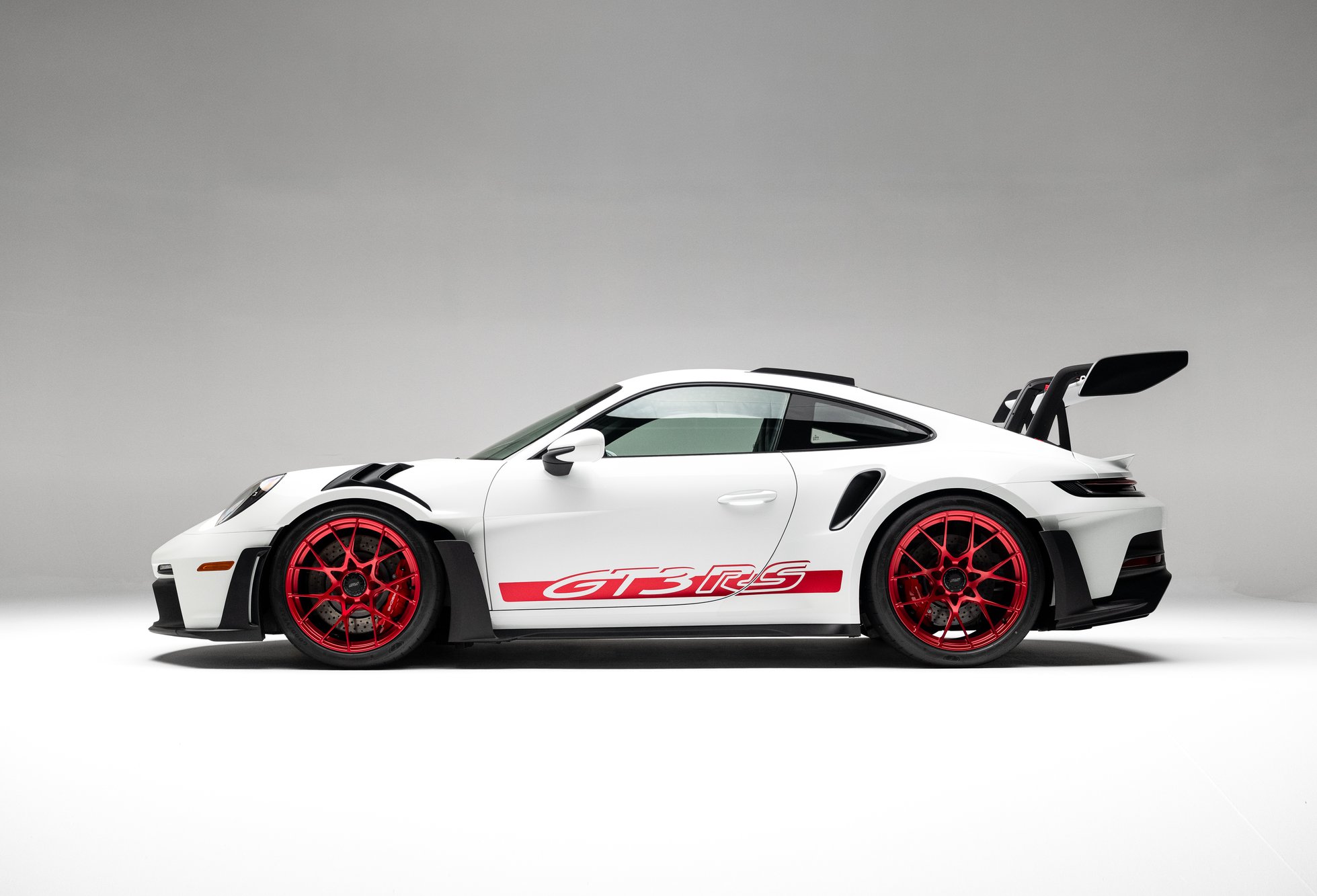 406-Mile 2023 Porsche 911 GT3 RS Sells for $367,786 on Bring a Trailer