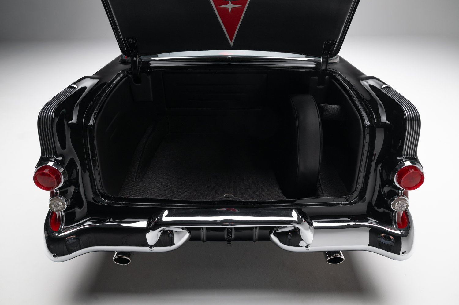 Restomod 1955 Pontiac Chieftain Sells for $35,550 on Bring a Trailer