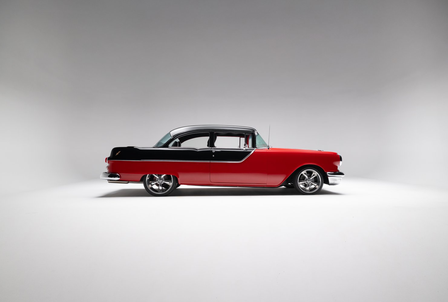 Restomod 1955 Pontiac Chieftain Sells for $35,550 on Bring a Trailer