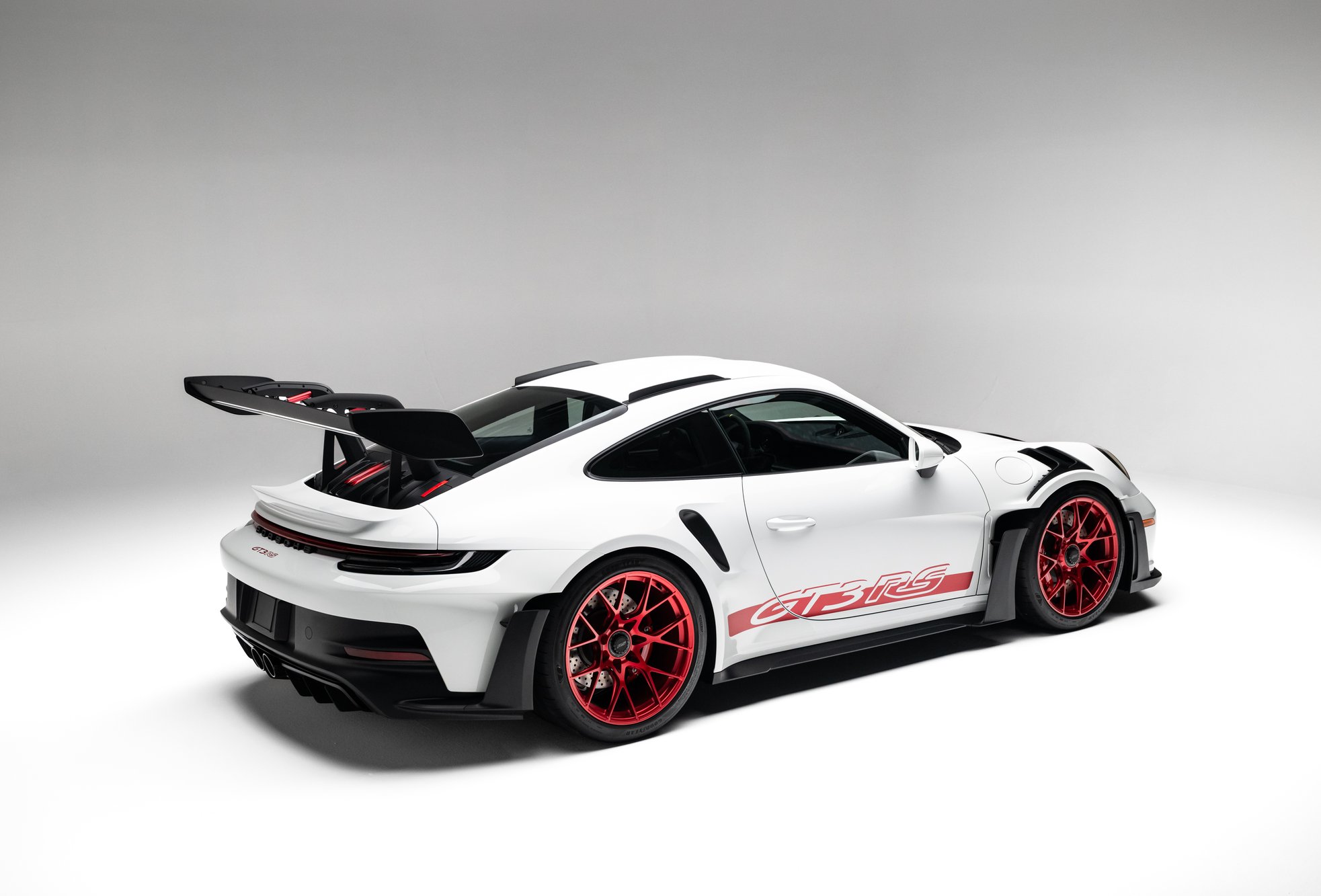 406-Mile 2023 Porsche 911 GT3 RS Sells for $367,786 on Bring a Trailer