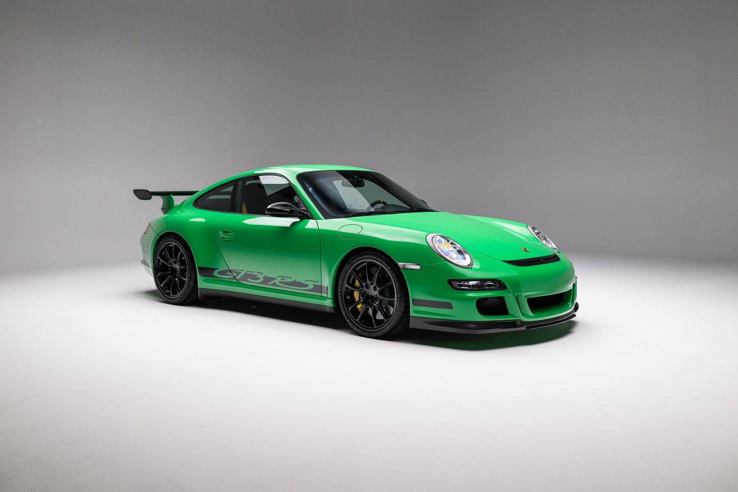 Time Capsule Porsche GT3 RS Achieves Record $498,000 Sale