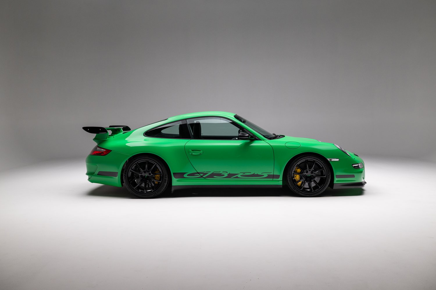 Time Capsule Porsche GT3 RS Achieves Record $498,000 Sale