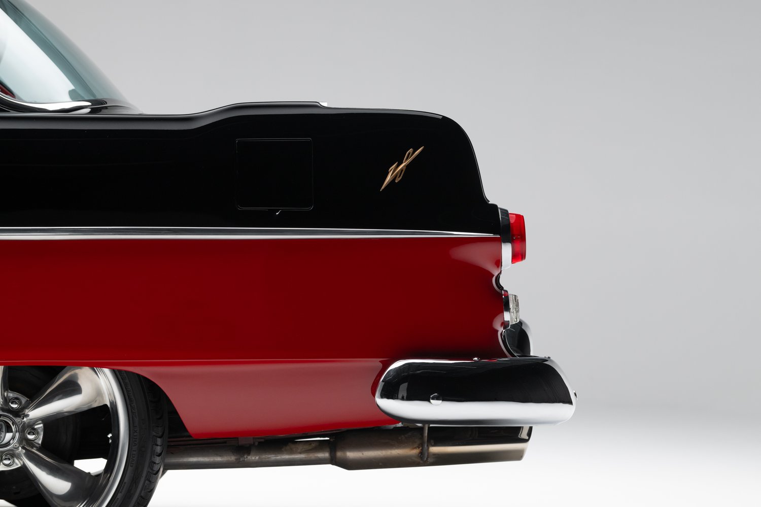 Restomod 1955 Pontiac Chieftain Sells for $35,550 on Bring a Trailer