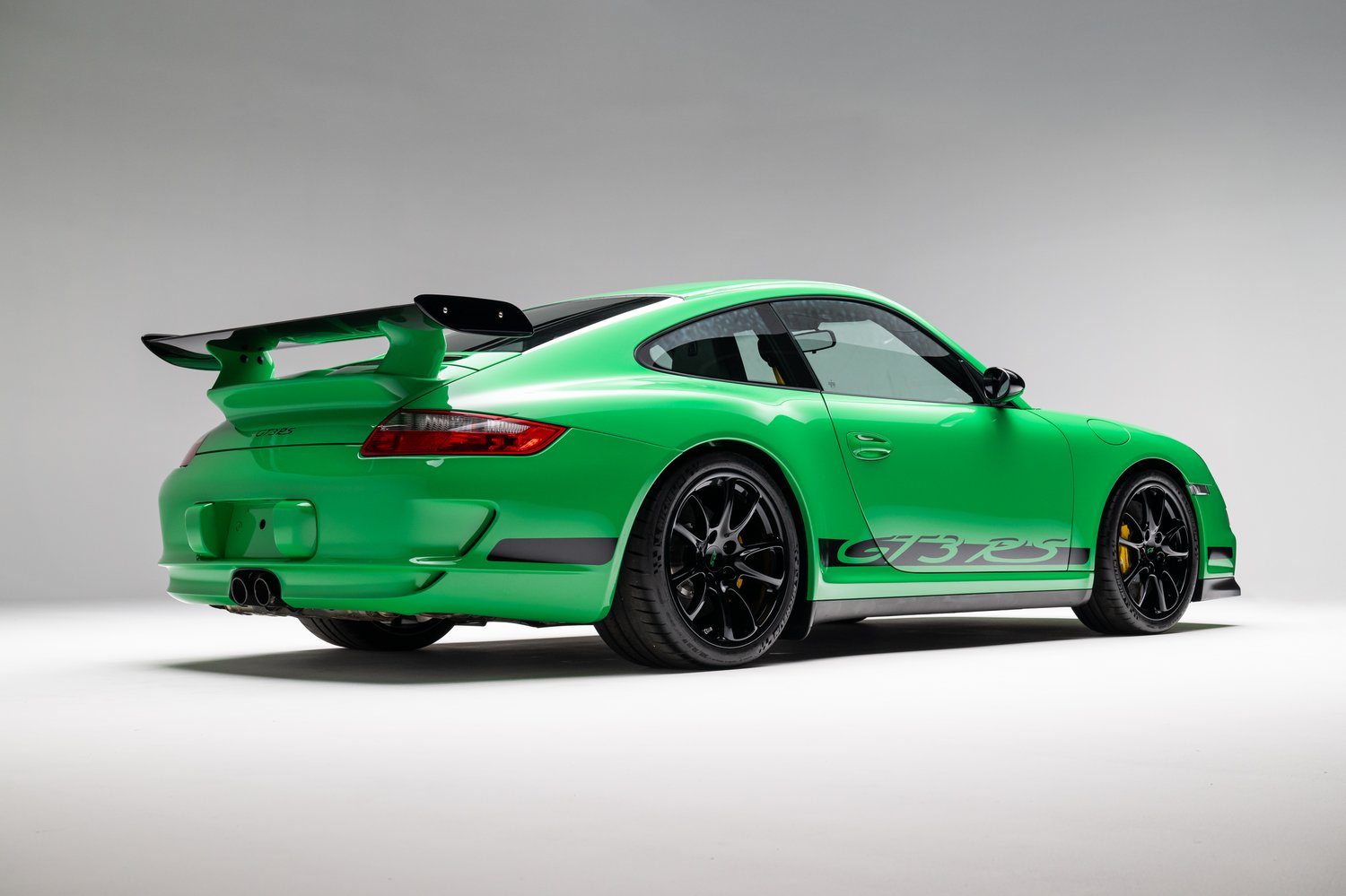Time Capsule Porsche GT3 RS Achieves Record $498,000 Sale