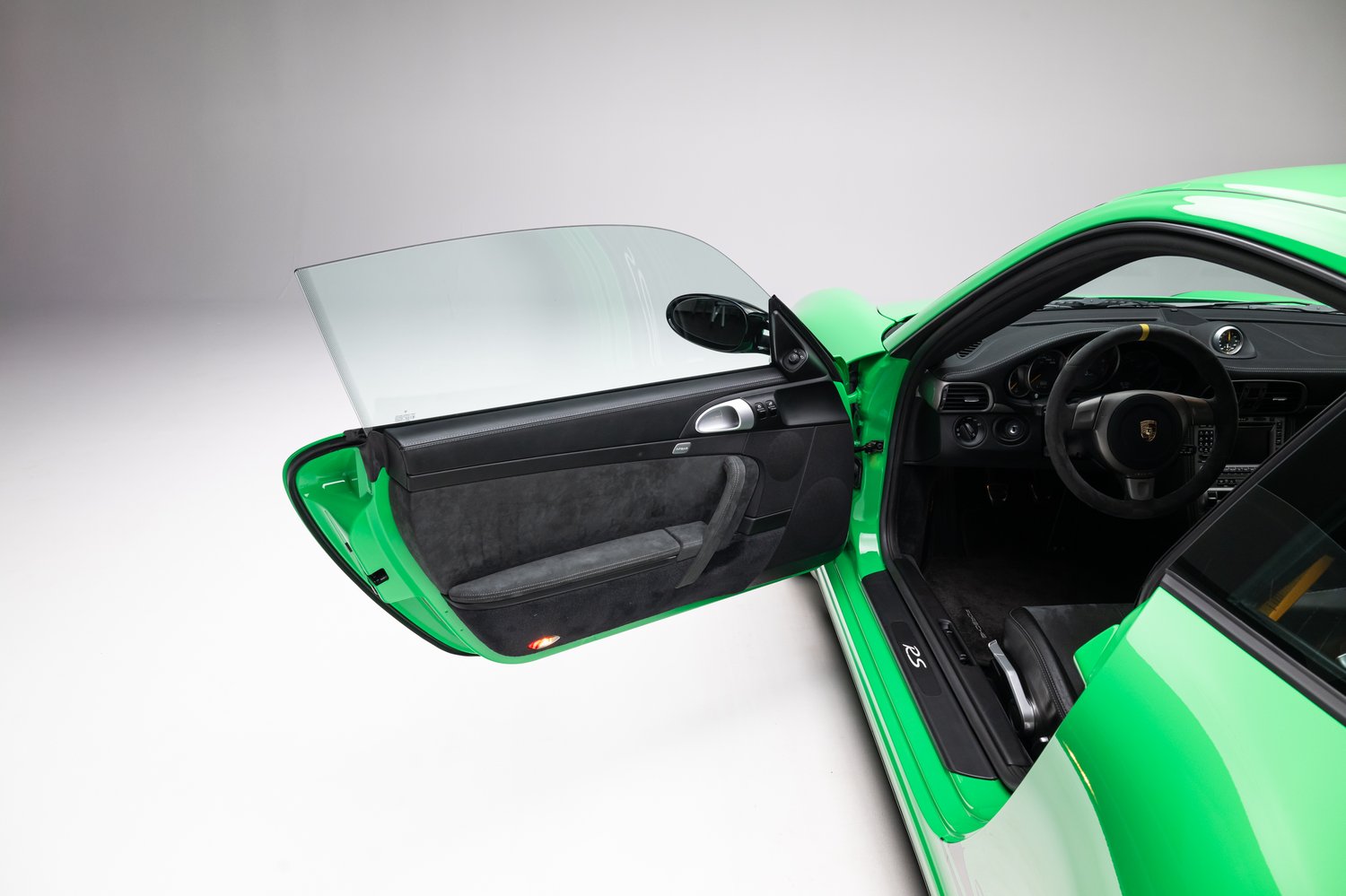 Time Capsule Porsche GT3 RS Achieves Record $498,000 Sale