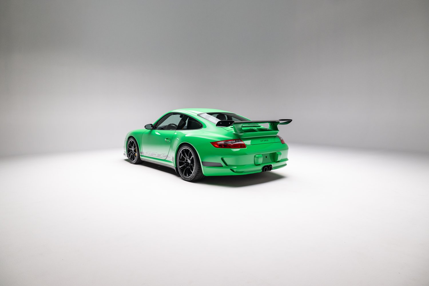 Time Capsule Porsche GT3 RS Achieves Record $498,000 Sale