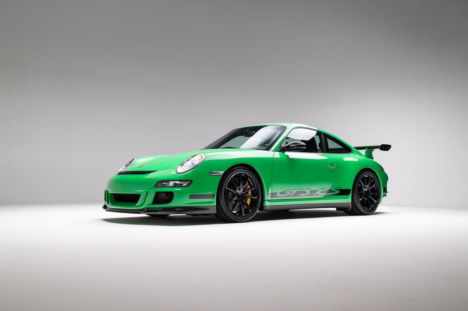 Time Capsule Porsche GT3 RS Achieves Record $498,000 Sale