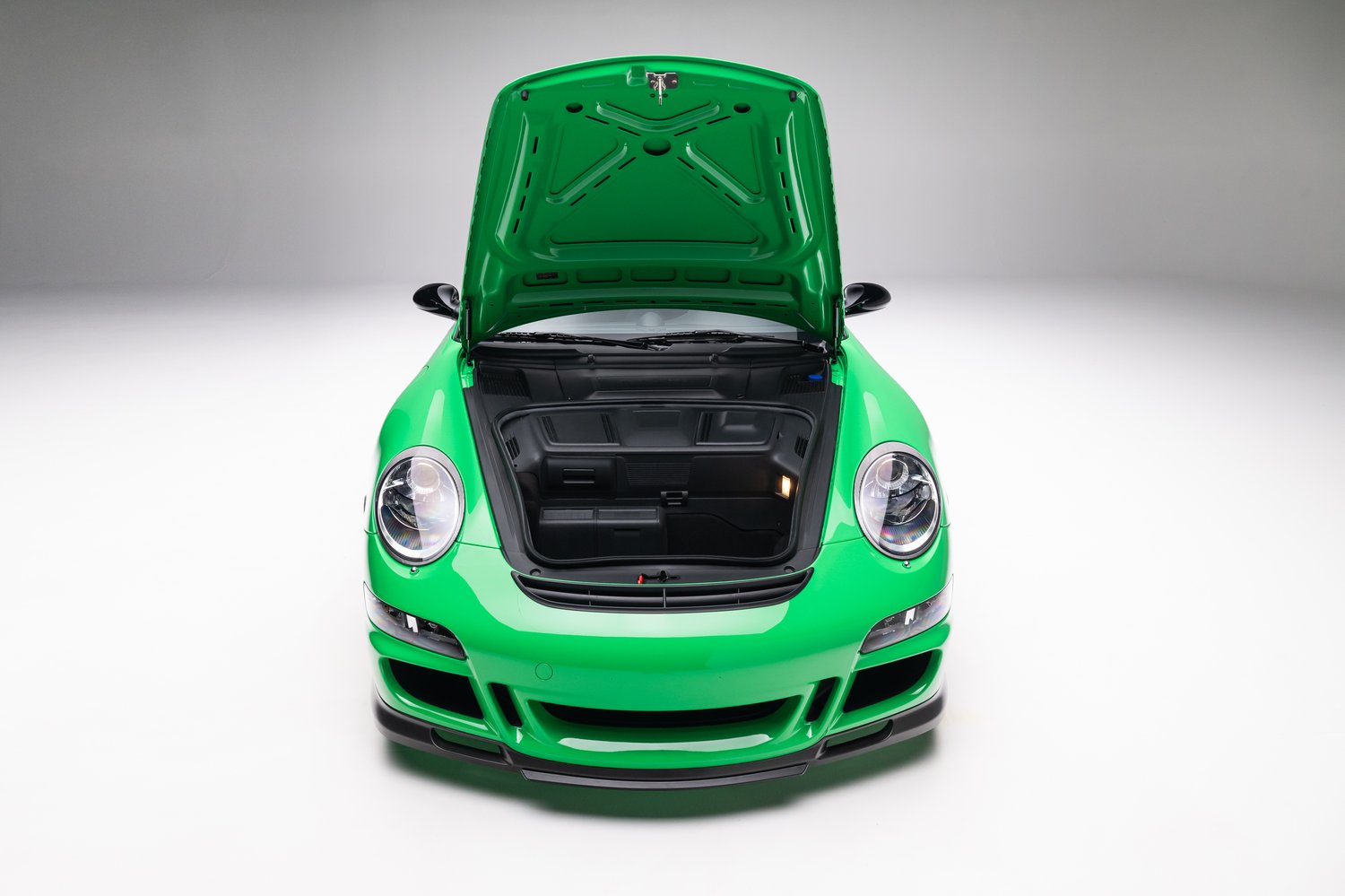 Time Capsule Porsche GT3 RS Achieves Record $498,000 Sale
