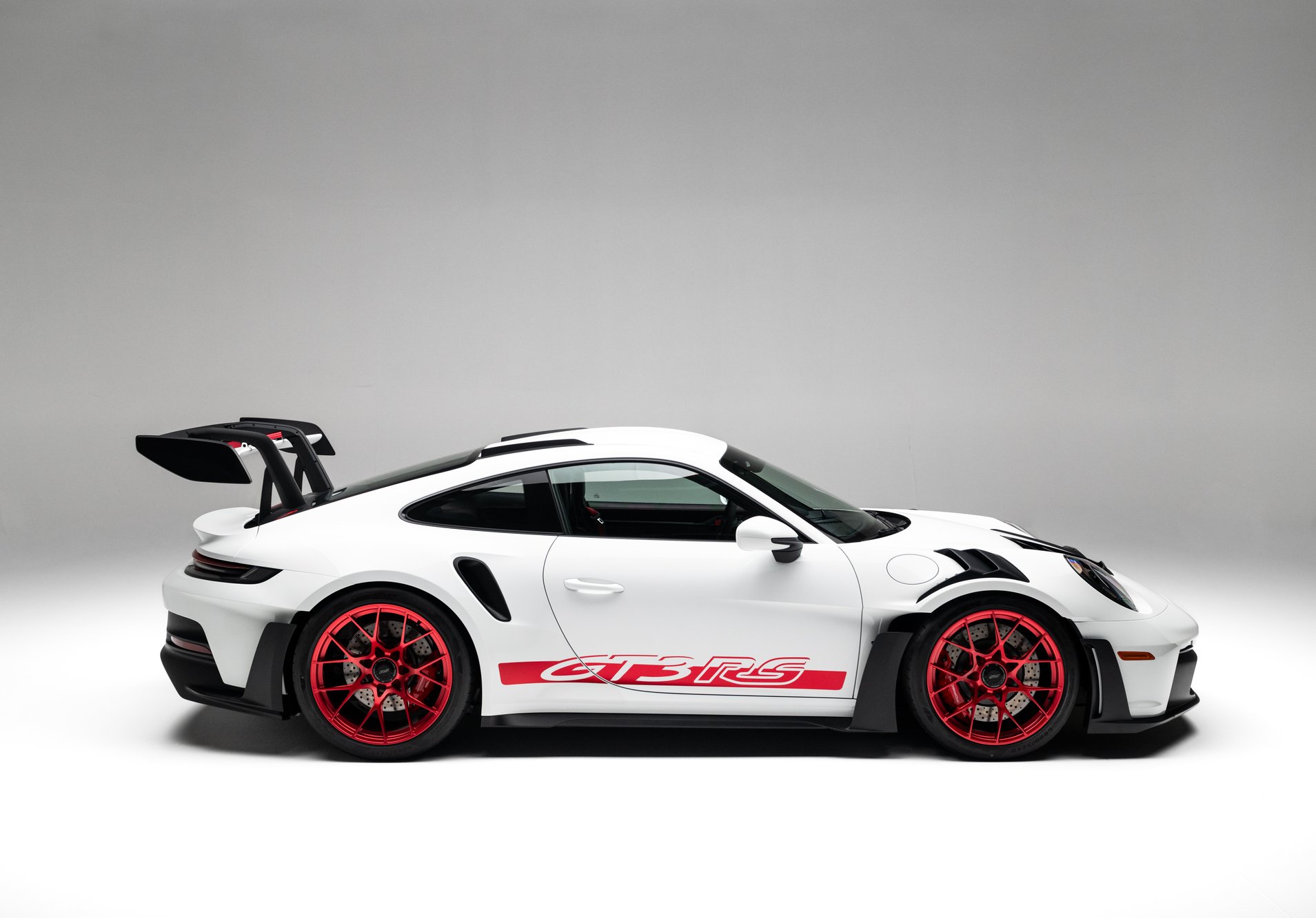 406-Mile 2023 Porsche 911 GT3 RS Sells for $367,786 on Bring a Trailer