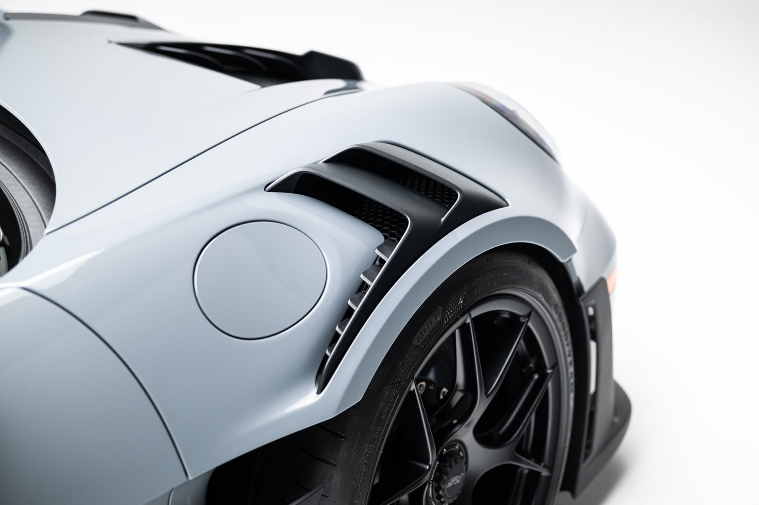 2025 Porsche 911 GT3 RS in Arctic Grey