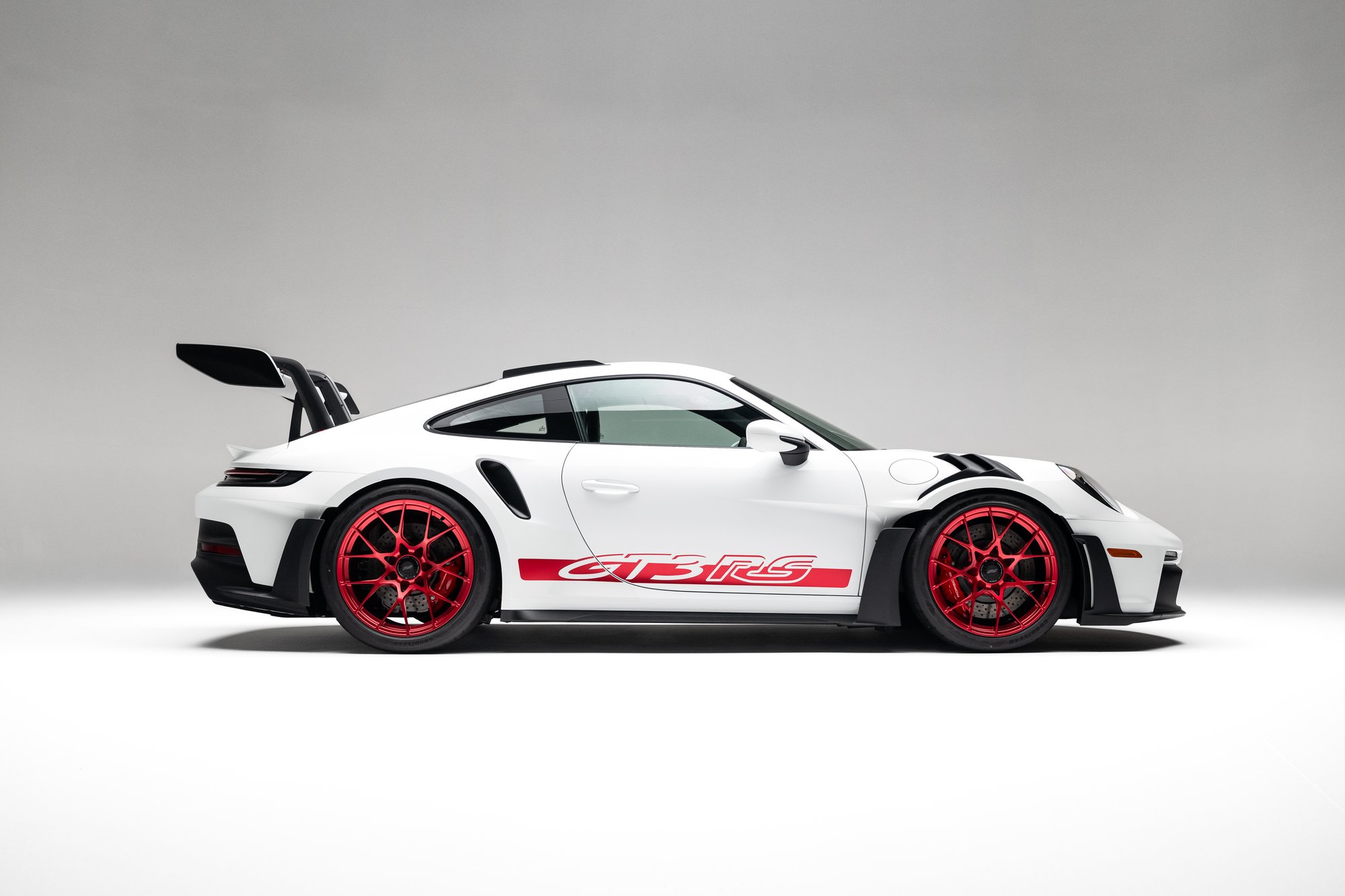 406-Mile 2023 Porsche 911 GT3 RS Sells for $367,786 on Bring a Trailer