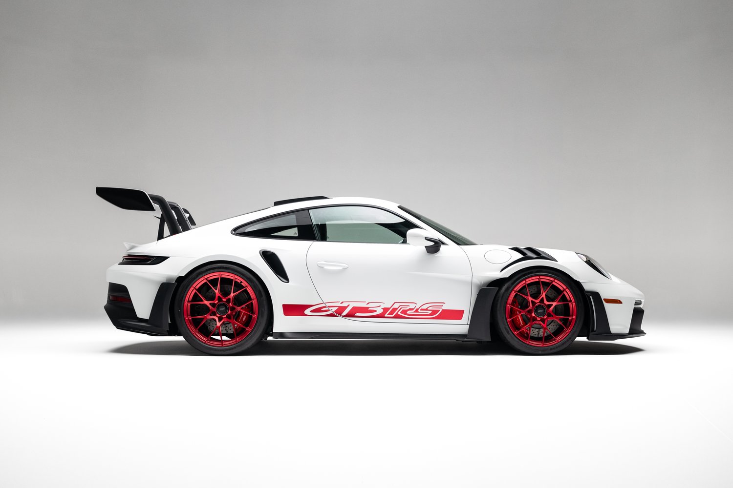 406-Mile 2023 Porsche 911 GT3 RS Sells for $367,786 on Bring a Trailer
