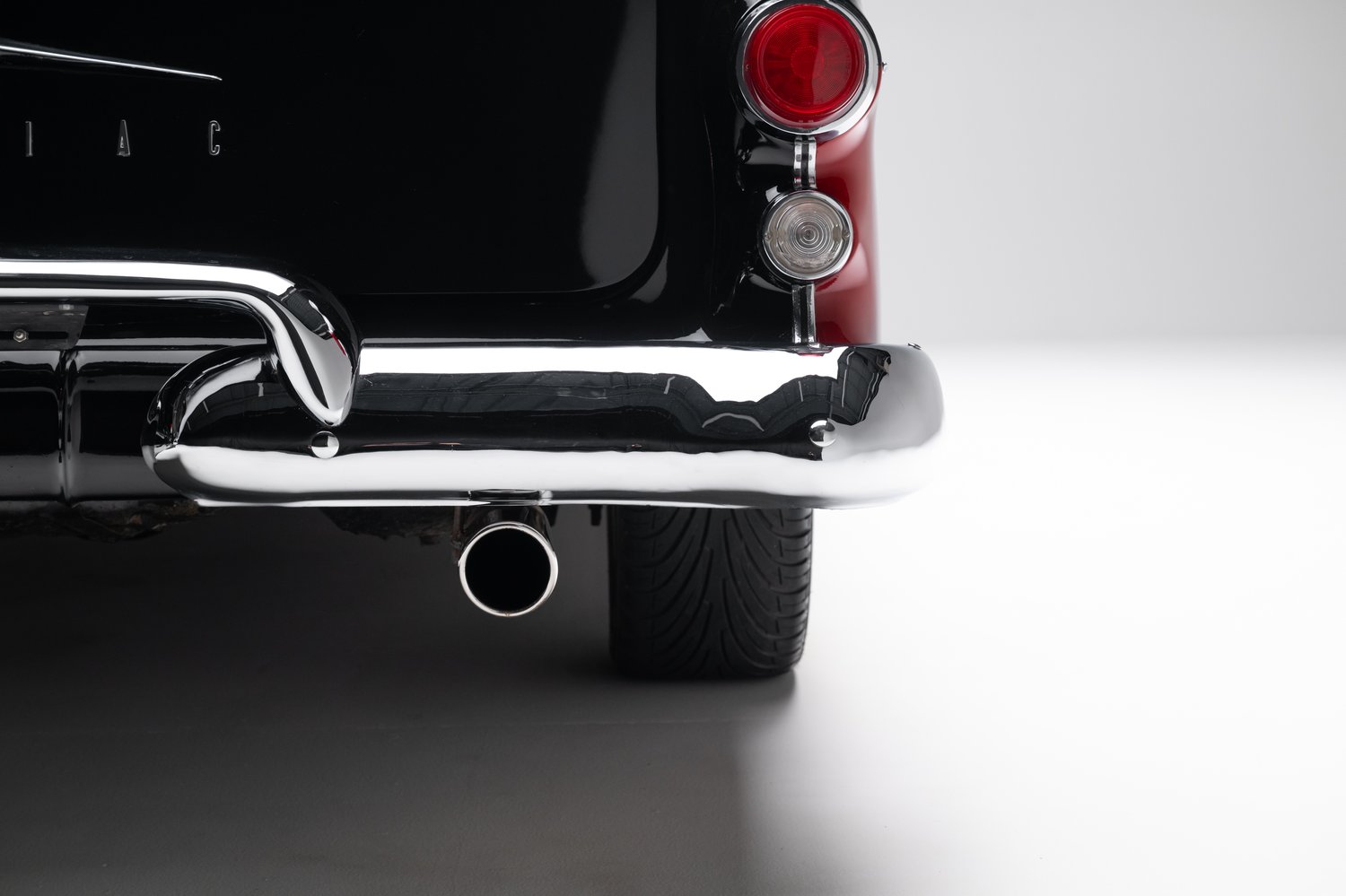 Restomod 1955 Pontiac Chieftain Sells for $35,550 on Bring a Trailer