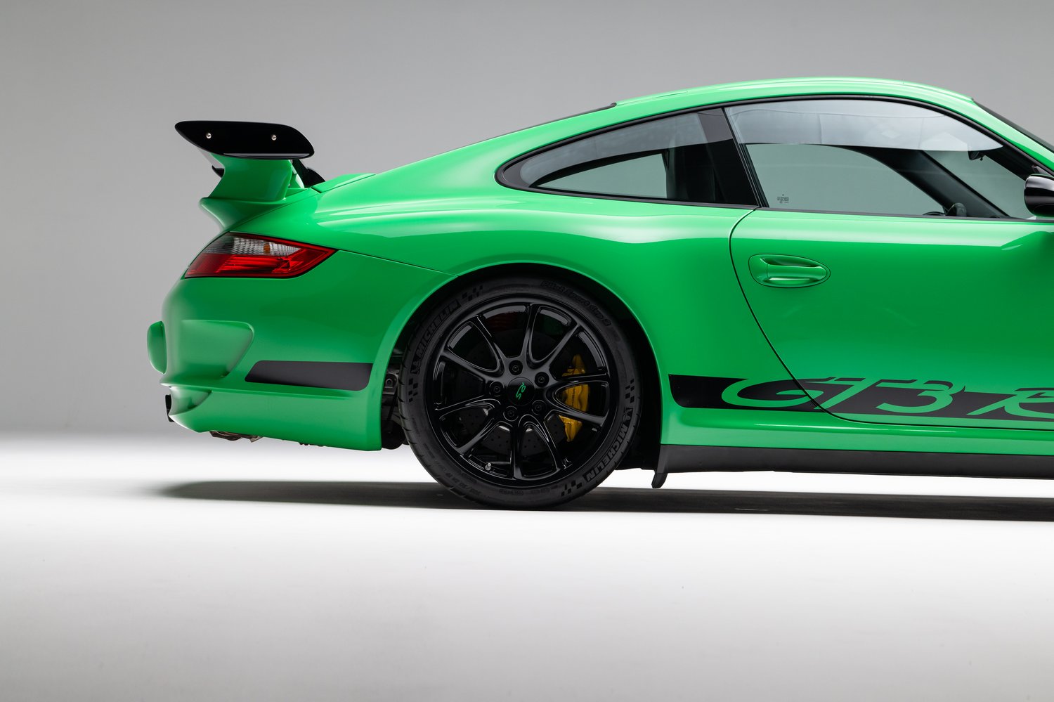 Time Capsule Porsche GT3 RS Achieves Record $498,000 Sale
