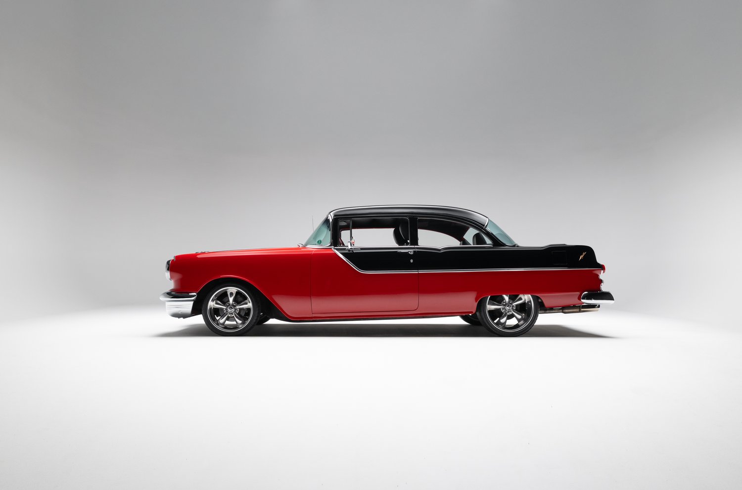 Restomod 1955 Pontiac Chieftain Sells for $35,550 on Bring a Trailer