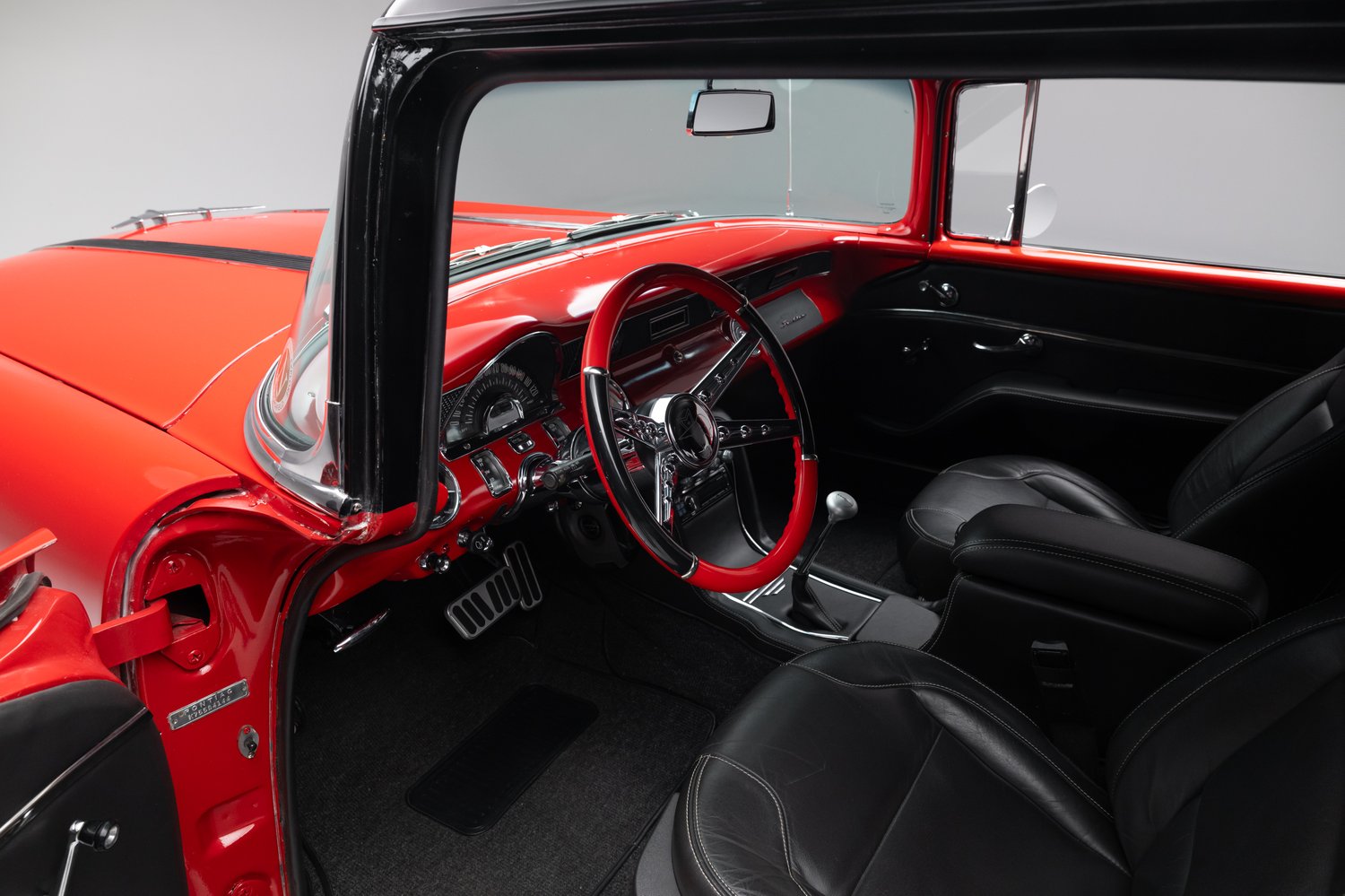 Restomod 1955 Pontiac Chieftain Sells for $35,550 on Bring a Trailer