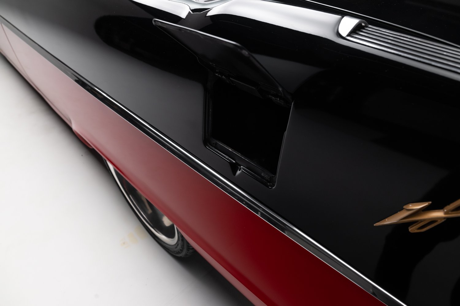 Restomod 1955 Pontiac Chieftain Sells for $35,550 on Bring a Trailer