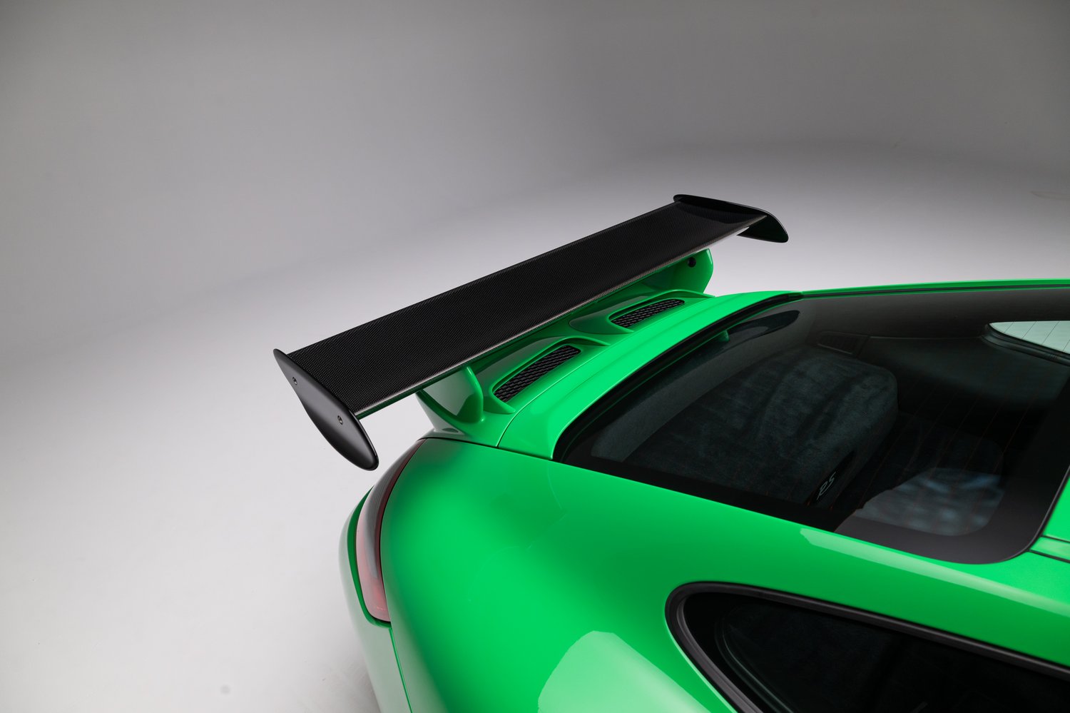 Time Capsule Porsche GT3 RS Achieves Record $498,000 Sale