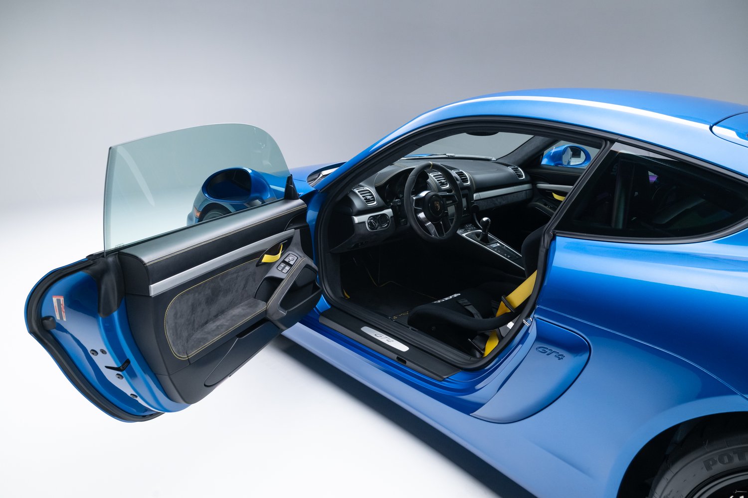 2016 Porsche Cayman GT4