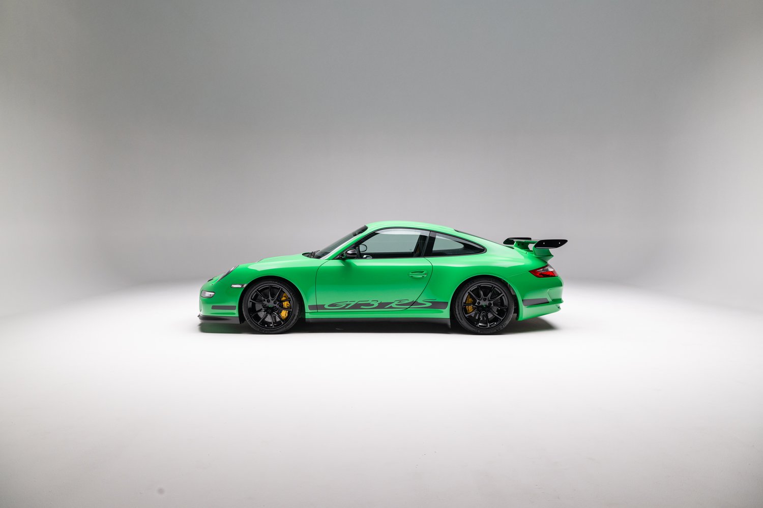 Time Capsule Porsche GT3 RS Achieves Record $498,000 Sale