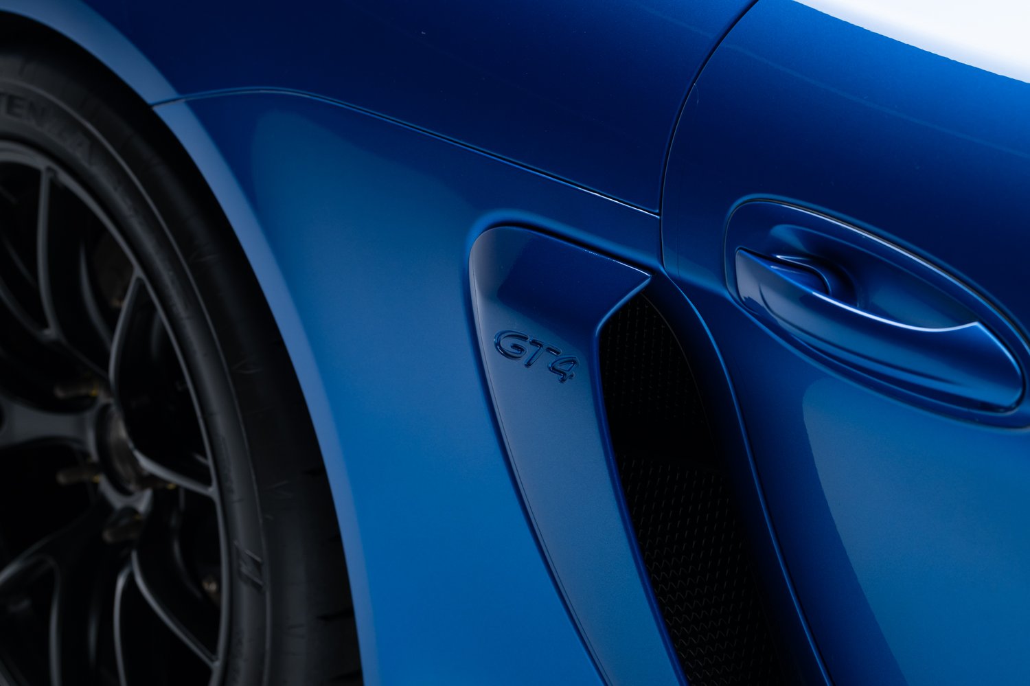 2016 Porsche Cayman GT4