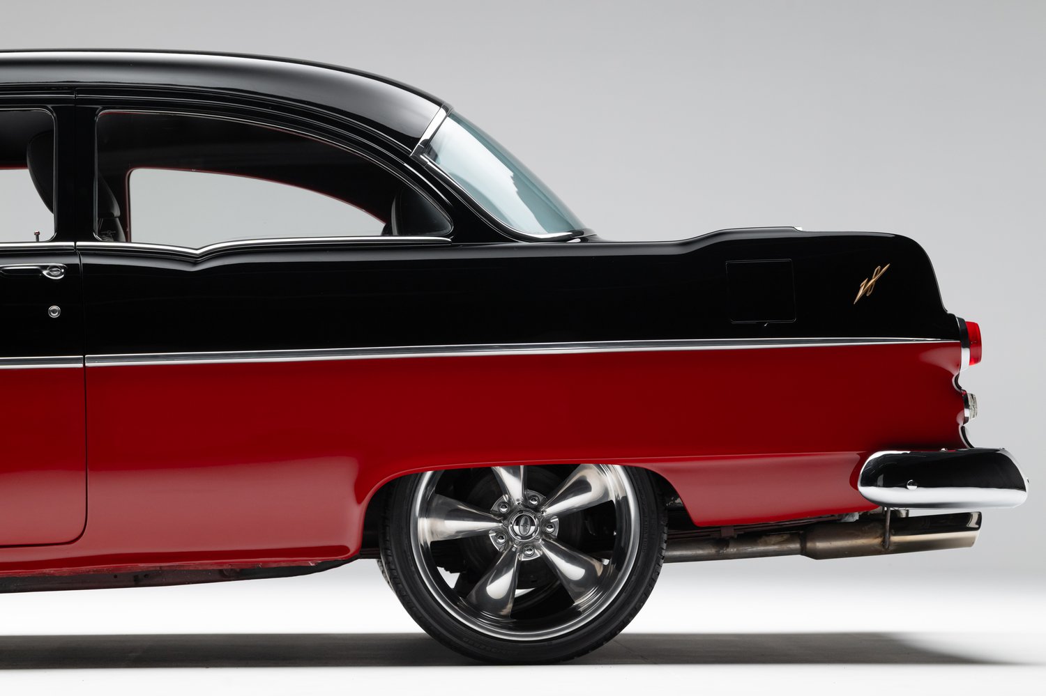 Restomod 1955 Pontiac Chieftain Sells for $35,550 on Bring a Trailer